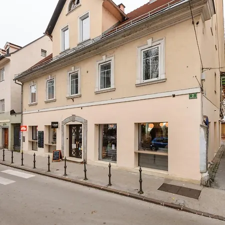 Royal Rooms*** Laibach