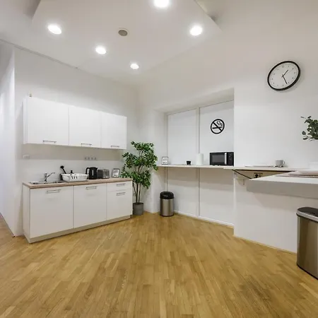 Royal Rooms*** Hostel Laibach