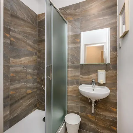 Hostel Royal Rooms*** *