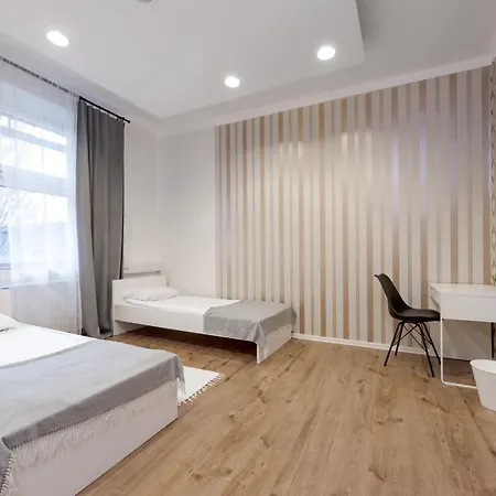 Royal Rooms*** אכסניה *