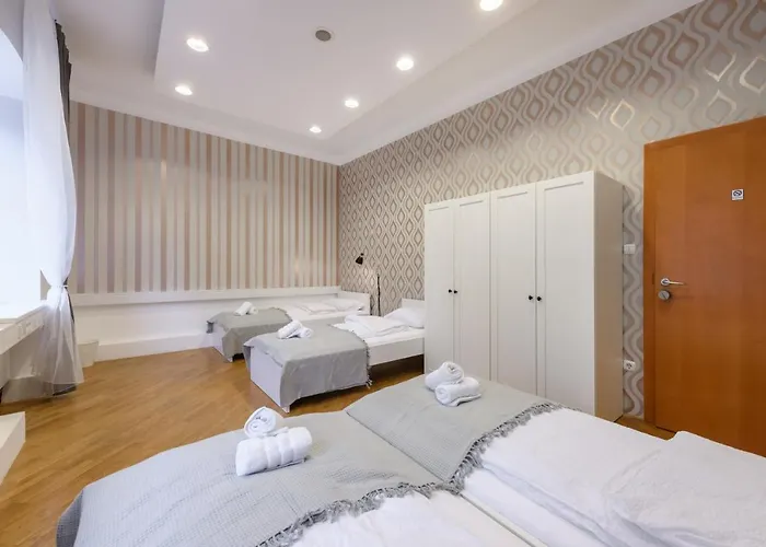 Royal Rooms*** Hostel